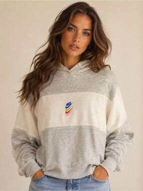 Nike Logo Hoodie Heather Gray L Sporty Streetwear Vibrant Activewear City Urban